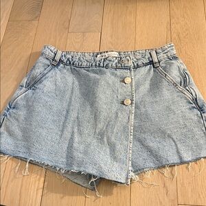 Zara Light Wash Denim Skort with Frayed Hem
